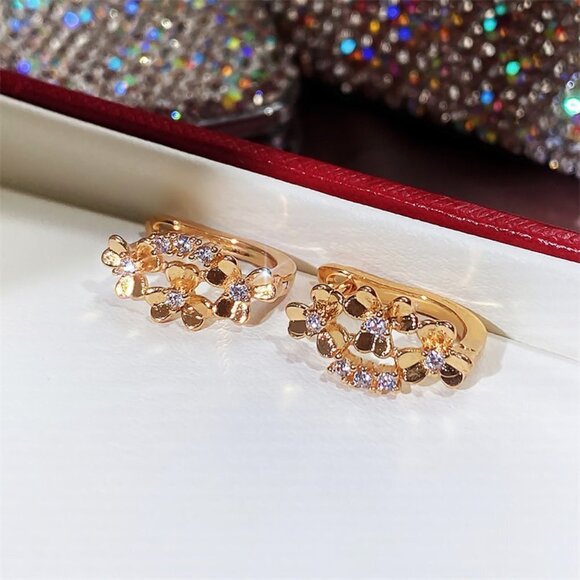 💝"Dainty Diamond Designer Flower Daisy 14K Rose Gold Plated EarringsUNVN12513 - Picture 6 of 6